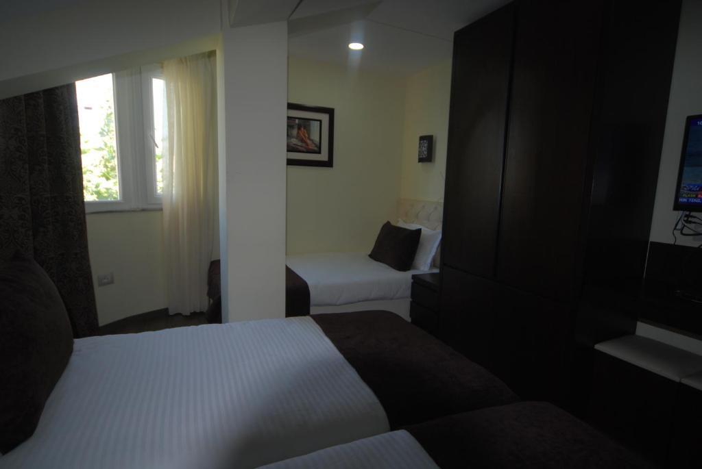 Hotel Town House 3*
