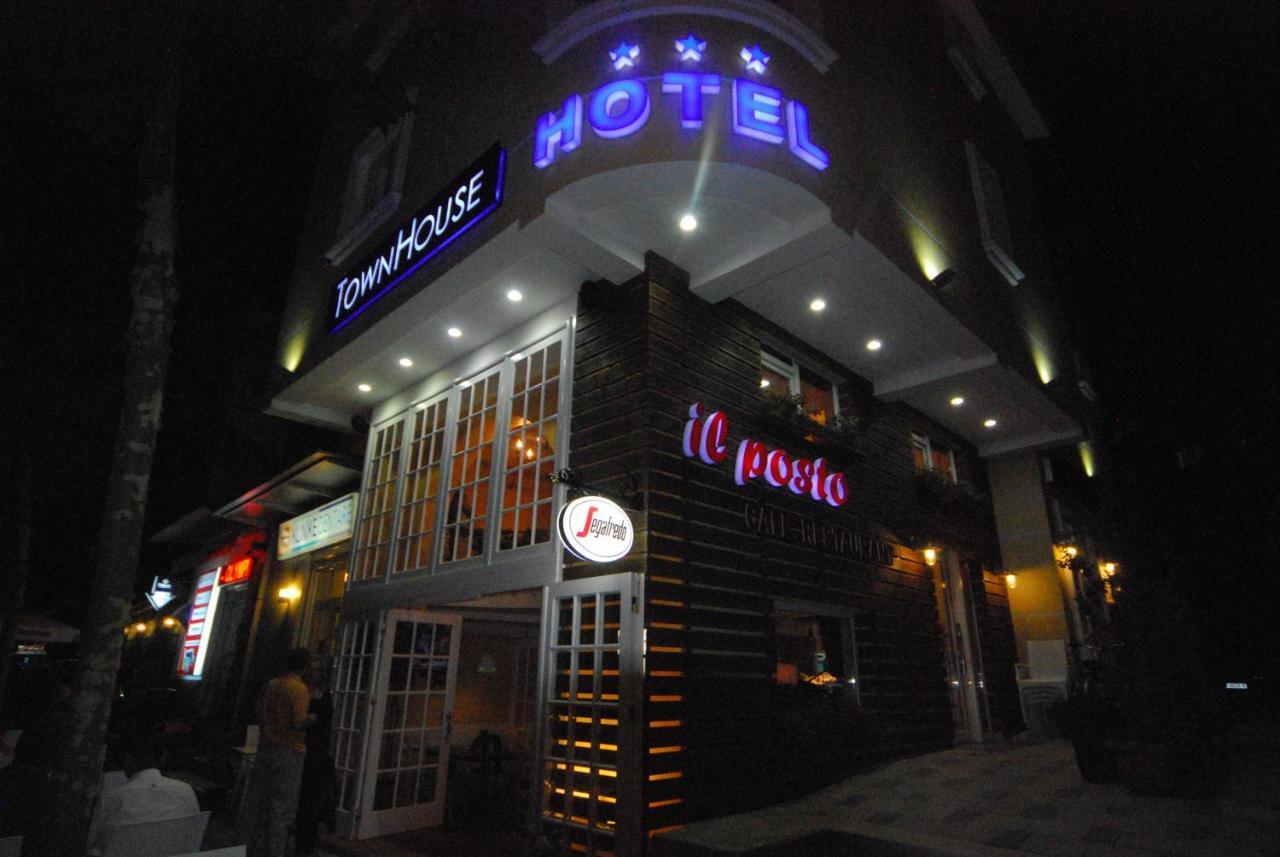 Town House Hotel